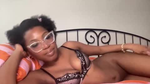 Snapshot of popasprincess chatting on 29, 5, 2026 princess online show from 29, 5, 2026