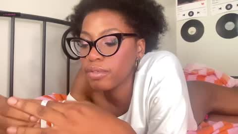 Snapshot of popasprincess chatting on 17, 6, 2026 princess online show from 17, 6, 2026