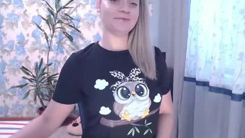 Snapshot of popkornmolli chatting on 5, 1, 2025 popkornmolli online show from 5, 1, 2025