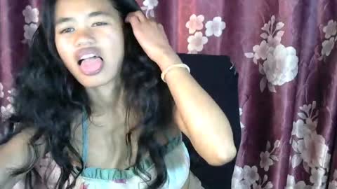 Snapshot of poppy_kelley chatting on 27, 6, 2026 Lilly online show from 27, 6, 2026