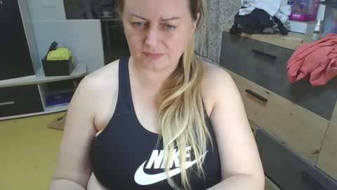 MelissOfficial online show from 3, 3, 2026