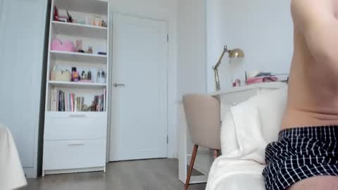 Snapshot of pornra chatting on 4, 12, 2025 Bella online show from 4, 12, 2025