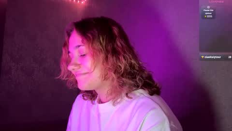 Snapshot of portiadunnuck chatting on 8, 10, 2025 Anna Vdovoch online show from 8, 10, 2025