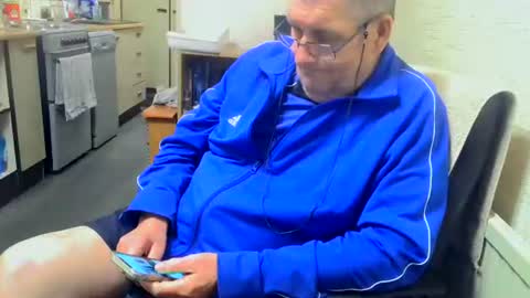 Snapshot of poshman65 chatting on 14, 11, 2025 poshman65 online show from 14, 11, 2025