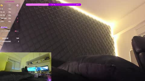 Snapshot of powercouplemix chatting on 2, 2, 2025 Ravena Rozz online show from 2, 2, 2025