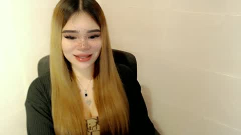 Snapshot of preciousangel69xxx chatting on 15, 5, 2026 MAXXINE online show from 15, 5, 2026