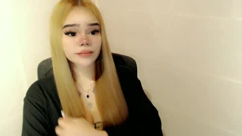 Snapshot of preciousangel69xxx chatting on 29, 5, 2026 MAXXINE online show from 29, 5, 2026