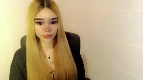 Snapshot of preciousangel69xxx chatting on 15, 7, 2026 MAXXINE online show from 15, 7, 2026