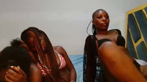 Snapshot of prettie_barbie_ chatting on 8, 10, 2025 Barbie online show from 8, 10, 2025