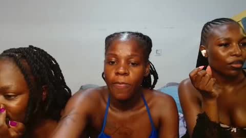 Snapshot of prettie_barbie_ chatting on 14, 10, 2025 Barbie online show from 14, 10, 2025