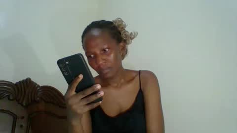 Snapshot of prettie_petitee chatting on 12, 4, 2026 prettie_petitee online show from 12, 4, 2026