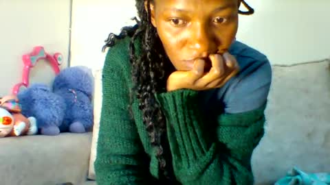 Snapshot of prettie_petitee chatting on 8, 7, 2026 prettie_petitee online show from 8, 7, 2026