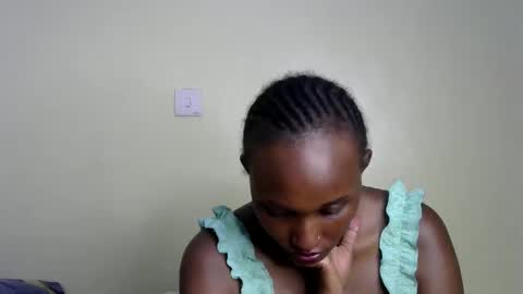 Snapshot of prettiekelly chatting on 19, 2, 2025 prettiekelly online show from 19, 2, 2025