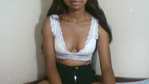 prettiethalia online show from 20, 10, 2025