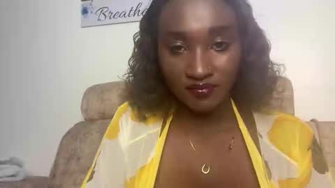 Snapshot of pretty_ellsie chatting on 16, 9, 2025 independent model online show from 16, 9, 2025