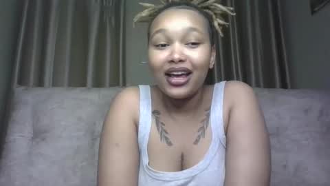 Snapshot of pretty_little_baibe chatting on 2, 11, 2025 Tracy online show from 2, 11, 2025