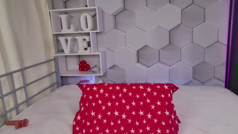 Snapshot of pretty_marta chatting on 1, 2, 2025 Pretty Marta online show from 1, 2, 2025