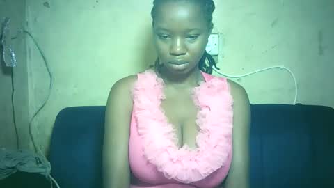 pretty_milan online show from 15, 12, 2025