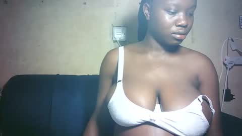 Snapshot of pretty_milan chatting on 24, 2, 2026 pretty_milan online show from 24, 2, 2026