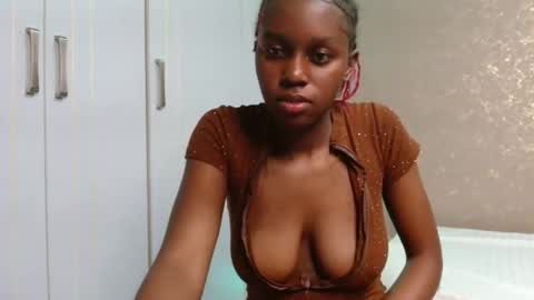 Snapshot of pretty_nyra chatting on 15, 5, 2026 Nyra online show from 15, 5, 2026