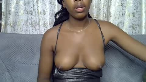 pretty_petite24 online show from 15, 6, 2026