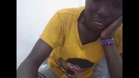 Snapshot of pretty_petite_ebony chatting on 6, 12, 2024 pretty_petite_ebony online show from 6, 12, 2024