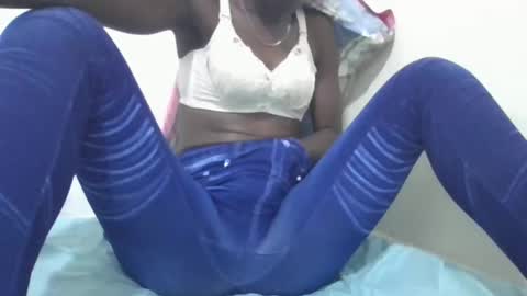 Snapshot of pretty_petite_ebony chatting on 16, 12, 2024 pretty_petite_ebony online show from 16, 12, 2024