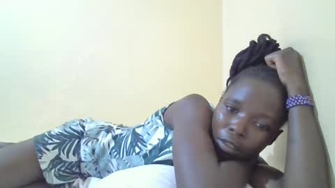 Snapshot of pretty_petite_ebony chatting on 12, 2, 2025 pretty_petite_ebony online show from 12, 2, 2025
