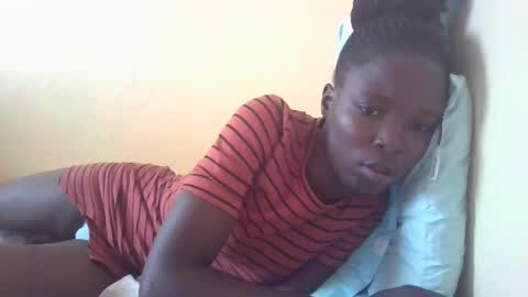 Snapshot of pretty_petite_ebony chatting on 15, 2, 2025 pretty_petite_ebony online show from 15, 2, 2025