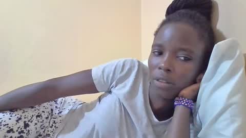 Snapshot of pretty_petite_ebony chatting on 25, 2, 2025 pretty_petite_ebony online show from 25, 2, 2025