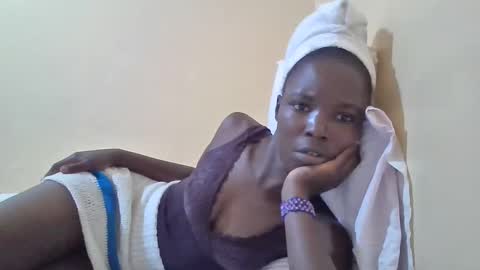 Snapshot of pretty_petite_ebony chatting on 1, 3, 2025 pretty_petite_ebony online show from 1, 3, 2025