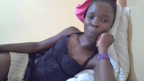 Snapshot of pretty_petite_ebony chatting on 3, 3, 2025 pretty_petite_ebony online show from 3, 3, 2025