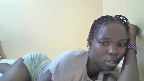 Snapshot of pretty_petite_ebony chatting on 5, 3, 2025 pretty_petite_ebony online show from 5, 3, 2025