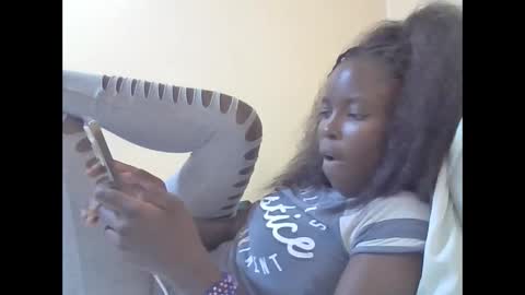 Snapshot of pretty_petite_ebony chatting on 10, 3, 2025 pretty_petite_ebony online show from 10, 3, 2025