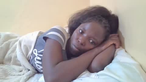 Snapshot of pretty_petite_ebony chatting on 11, 3, 2025 pretty_petite_ebony online show from 11, 3, 2025