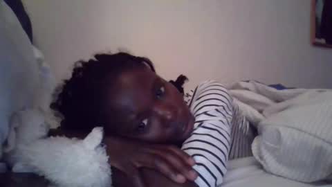 Snapshot of pretty_petite_ebony chatting on 6, 10, 2025 pretty_petite_ebony online show from 6, 10, 2025