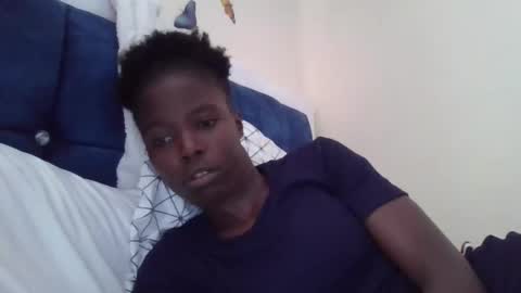 Snapshot of pretty_petite_ebony chatting on 18, 10, 2025 pretty_petite_ebony online show from 18, 10, 2025