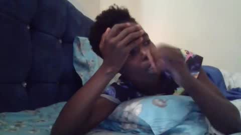 Snapshot of pretty_petite_ebony chatting on 21, 11, 2025 pretty_petite_ebony online show from 21, 11, 2025