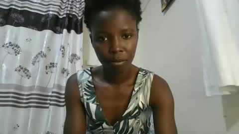 Snapshot of pretty_petite_ebony chatting on 22, 11, 2025 pretty_petite_ebony online show from 22, 11, 2025
