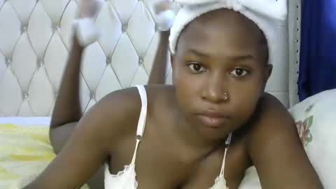Snapshot of pretty_pink02 chatting on 10, 12, 2024 Tanya and Tasha online show from 10, 12, 2024