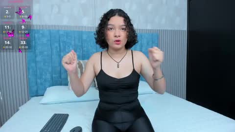 Snapshot of pretty_sunlight_ chatting on 6, 3, 2025 Daisy Flower online show from 6, 3, 2025