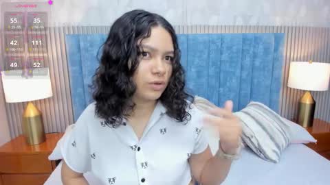 Snapshot of pretty_sunlight_ chatting on 26, 10, 2025 Daisy Flower online show from 26, 10, 2025