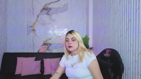 Snapshot of pretty_tay chatting on 27, 5, 2026 pretty_tay online show from 27, 5, 2026
