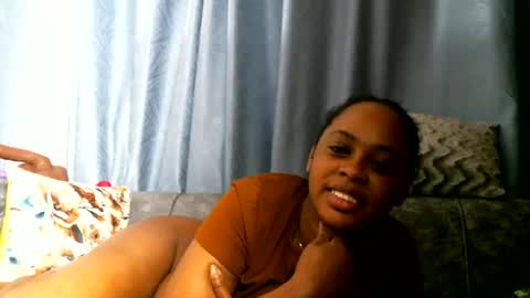 Snapshot of pretty_zii chatting on 6, 7, 2026 zii online show from 6, 7, 2026