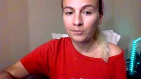 Snapshot of prettybabypetite chatting on 3, 2, 2026 Missy Jack online show from 3, 2, 2026