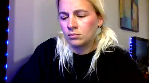 Snapshot of prettybabypetite chatting on 18, 6, 2026 Missy Jack online show from 18, 6, 2026
