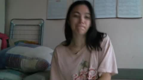 Snapshot of prettybella_7 chatting on 8, 11, 2025 Bella online show from 8, 11, 2025