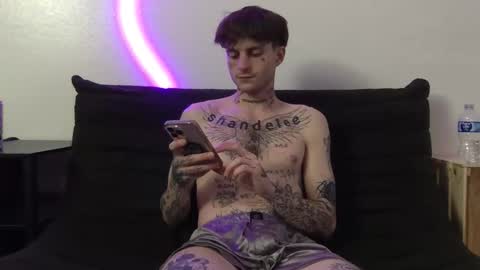 pretty boy online show from 23, 11, 2025