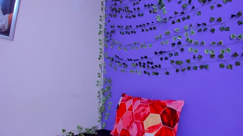 Snapshot of prettybunnies08 chatting on 4, 2, 2025 Enzo Denis online show from 4, 2, 2025