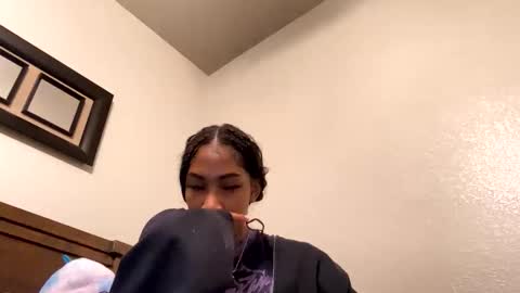 prettyfacefemale online show from 15, 10, 2025